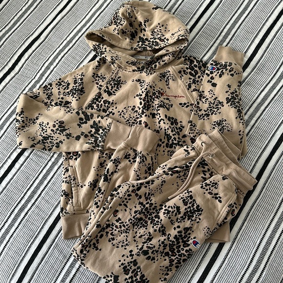 Champion Leopard Print Sweat Suit - Picture 1 of 6